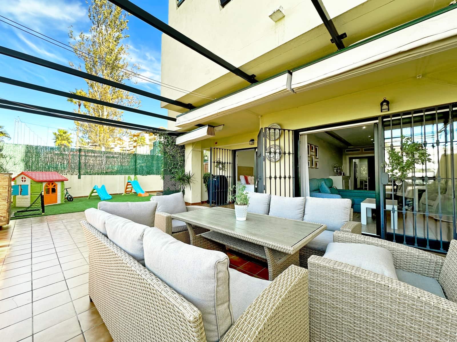 2 quarto Apartamento para venda em Estepona com piscina garagem - 530 250 € (Ref: 9431246)