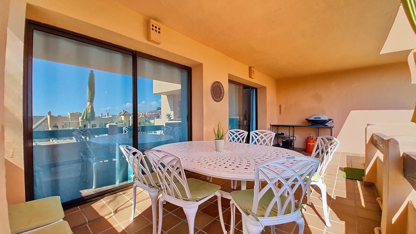 Apartamento de 3 habitaciones en Manilva en venta con piscina garaje - 349.000 € (Ref: 9431247)