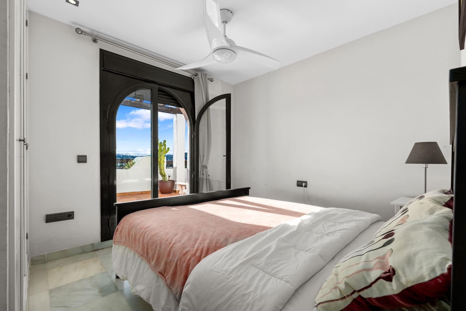 Ático de 4 habitaciones en Casares en venta con piscina garaje - 440.000 € (Ref: 9439933)