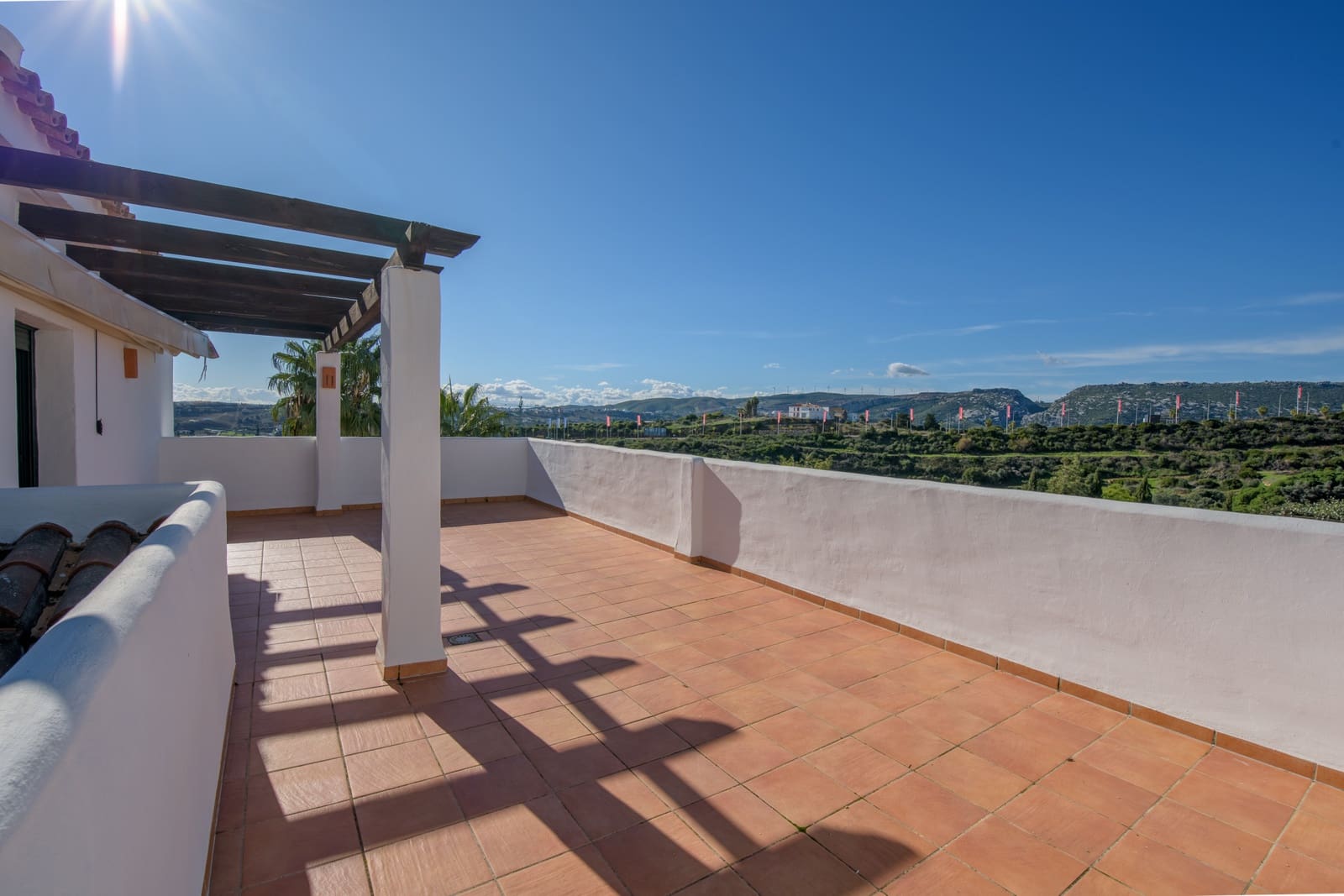 Ático de 4 habitaciones en Casares en venta con piscina garaje - 440.000 € (Ref: 9439933)