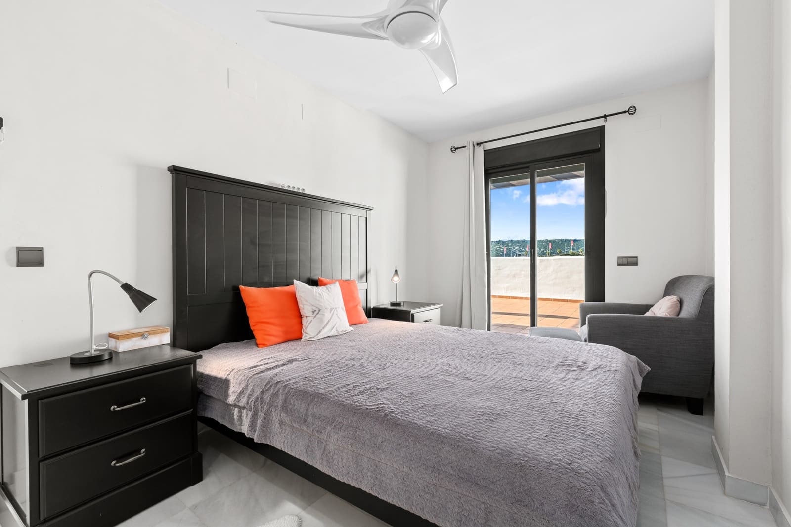 Ático de 4 habitaciones en Casares en venta con piscina garaje - 440.000 € (Ref: 9439933)