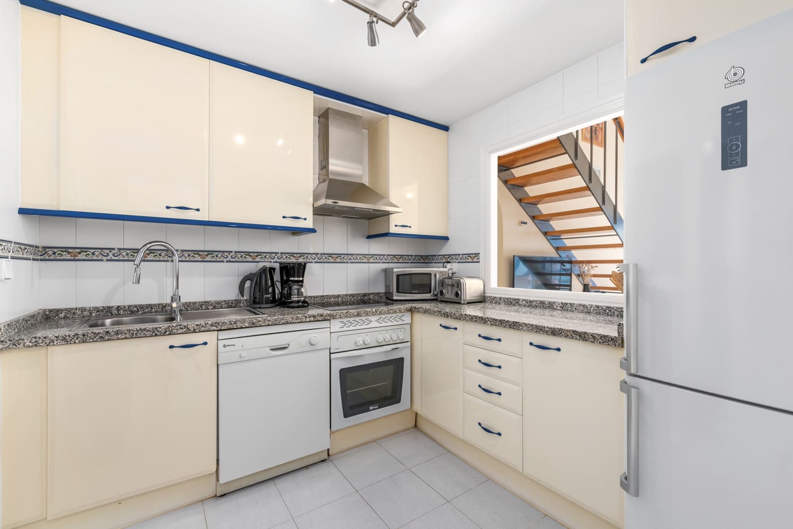 3 bedroom Penthouse for sale in Manilva with pool garage - € 395,000 (Ref: 9508661)