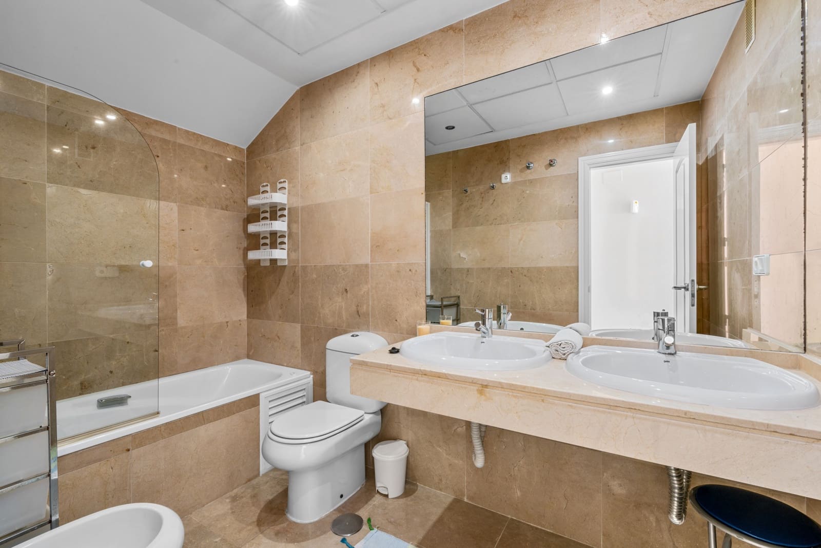 3 bedroom Penthouse for sale in Manilva with pool garage - € 395,000 (Ref: 9508661)