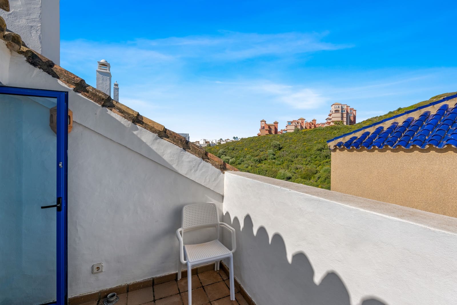 3 bedroom Penthouse for sale in Manilva with pool garage - € 395,000 (Ref: 9508661)