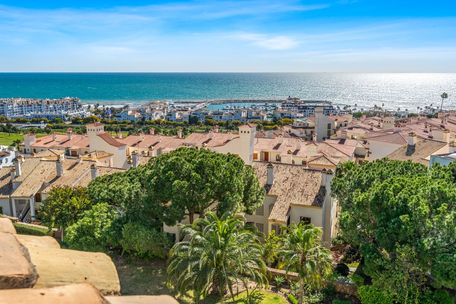 3 bedroom Penthouse for sale in Manilva with pool garage - € 395,000 (Ref: 9508661)