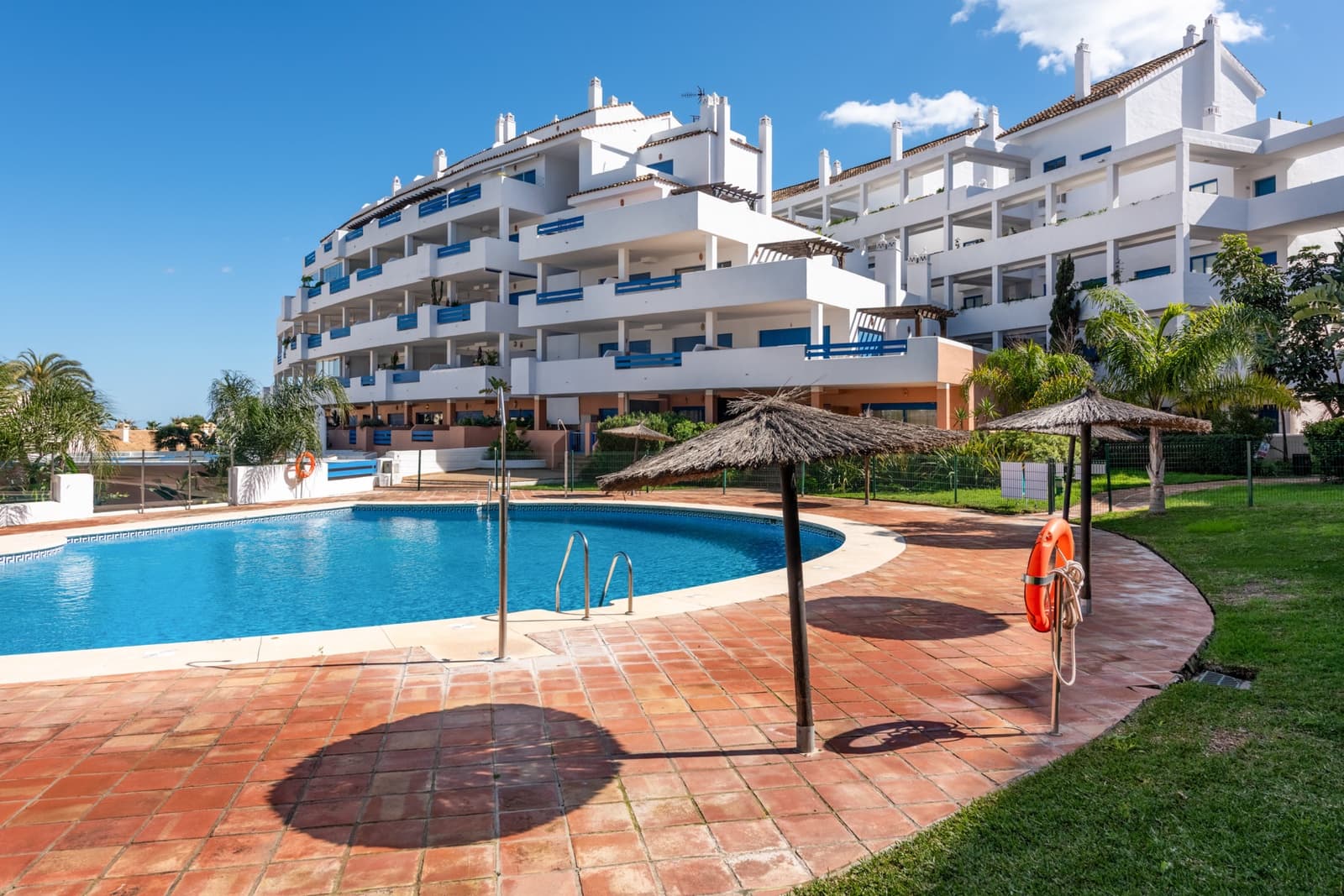 3 bedroom Penthouse for sale in Manilva with pool garage - € 395,000 (Ref: 9508661)