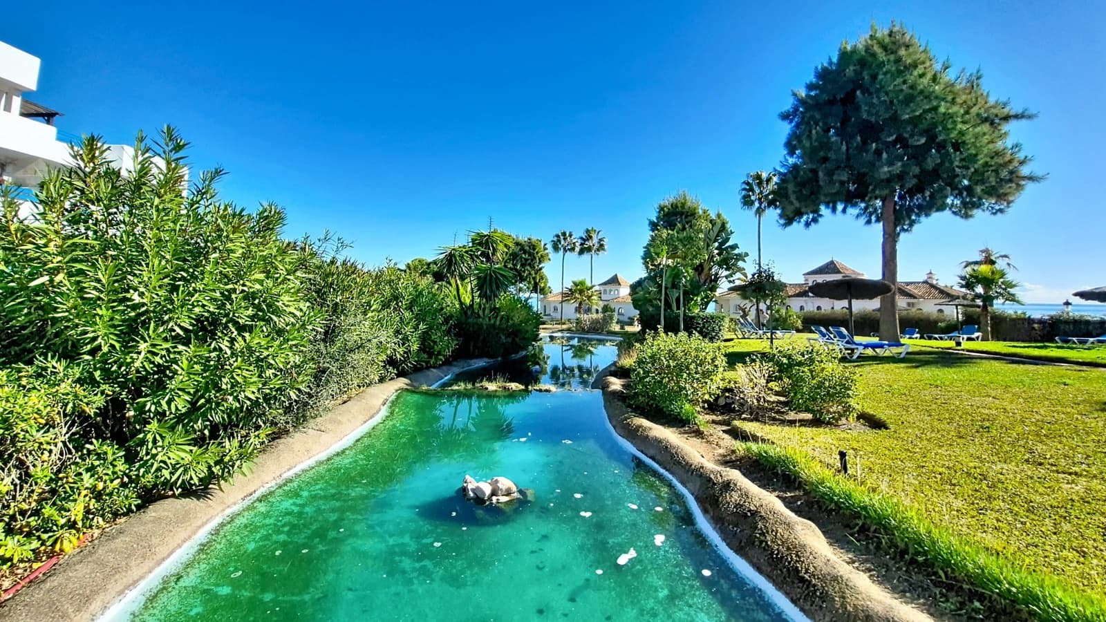 3 bedroom Penthouse for sale in Manilva with pool garage - € 395,000 (Ref: 9508661)