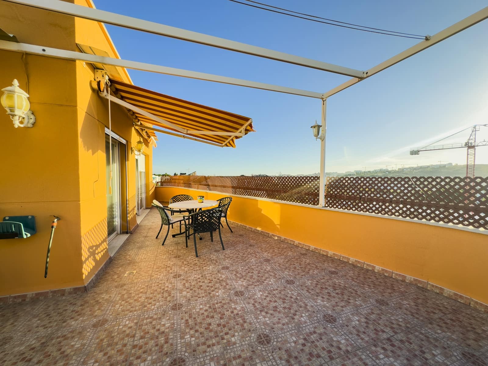 3 bedroom Penthouse for sale in Estepona with garage - € 680,000 (Ref: 9516064)