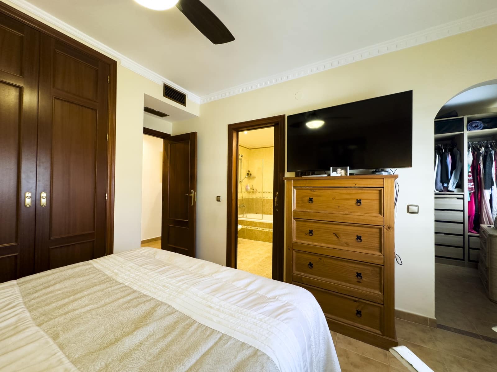 3 slaapkamer Penthouse te koop in Estepona met garage - € 680.000 (Ref: 9516064)