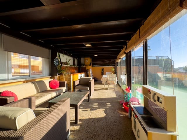 3 quarto Penthouse para venda em Estepona com garagem - 639 000 € (Ref: 9516064)