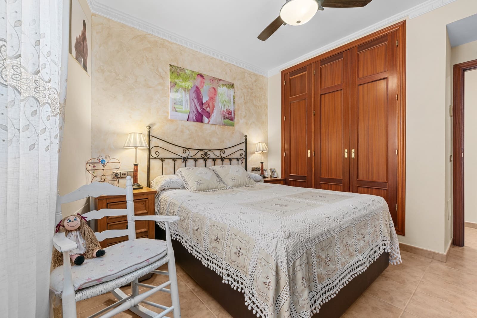 3 bedroom Penthouse for sale in Estepona with garage - € 620,000 (Ref: 9516064)