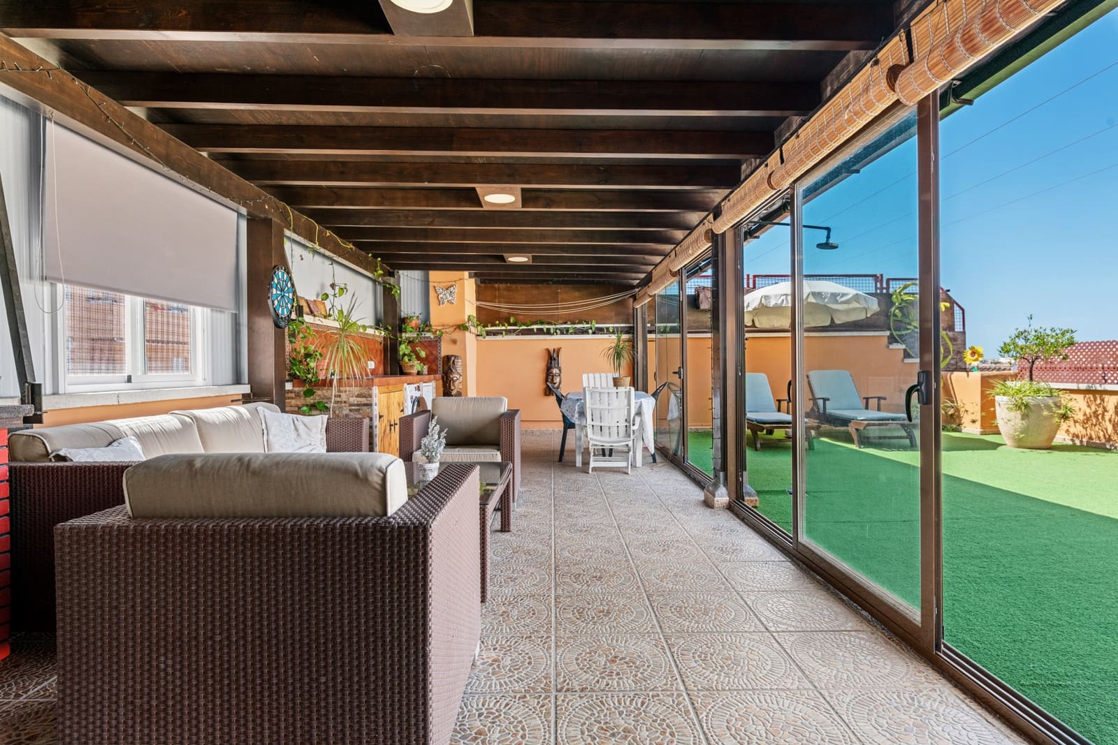 3 bedroom Penthouse for sale in Estepona with garage - € 620,000 (Ref: 9516064)