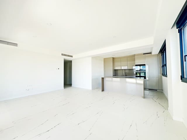 3 makuuhuone Huoneisto myytävänä paikassa Bahia de Casares, Casares mukana uima-altaan 
autotalli - 469 000 € (Ref: 9547841)