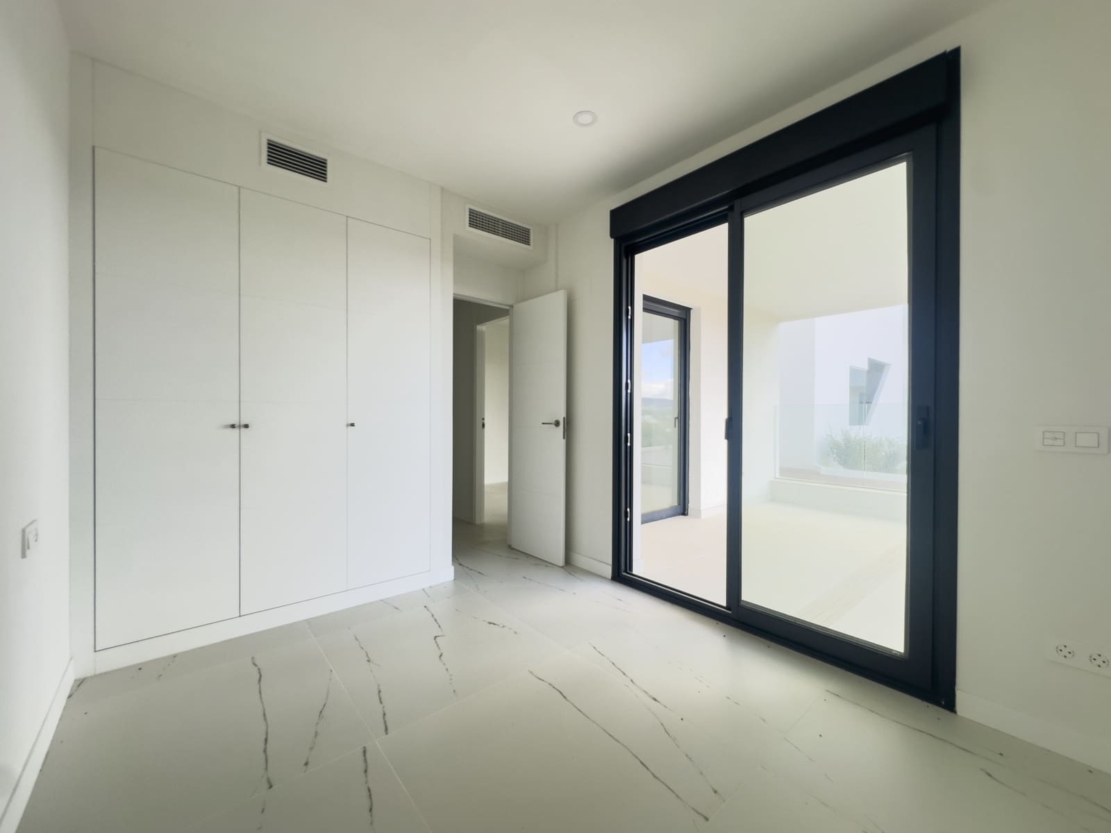 3 makuuhuone Huoneisto myytävänä paikassa Casares mukana uima-altaan 
autotalli - 469 000 € (Ref: 9547841)