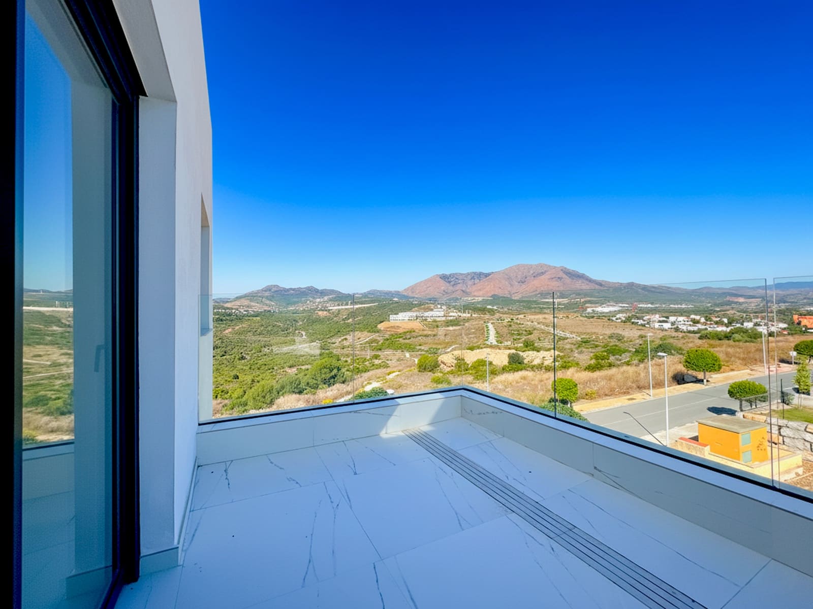 3 slaapkamer Penthouse te koop in Casares met zwembad garage - € 650.000 (Ref: 9547842)