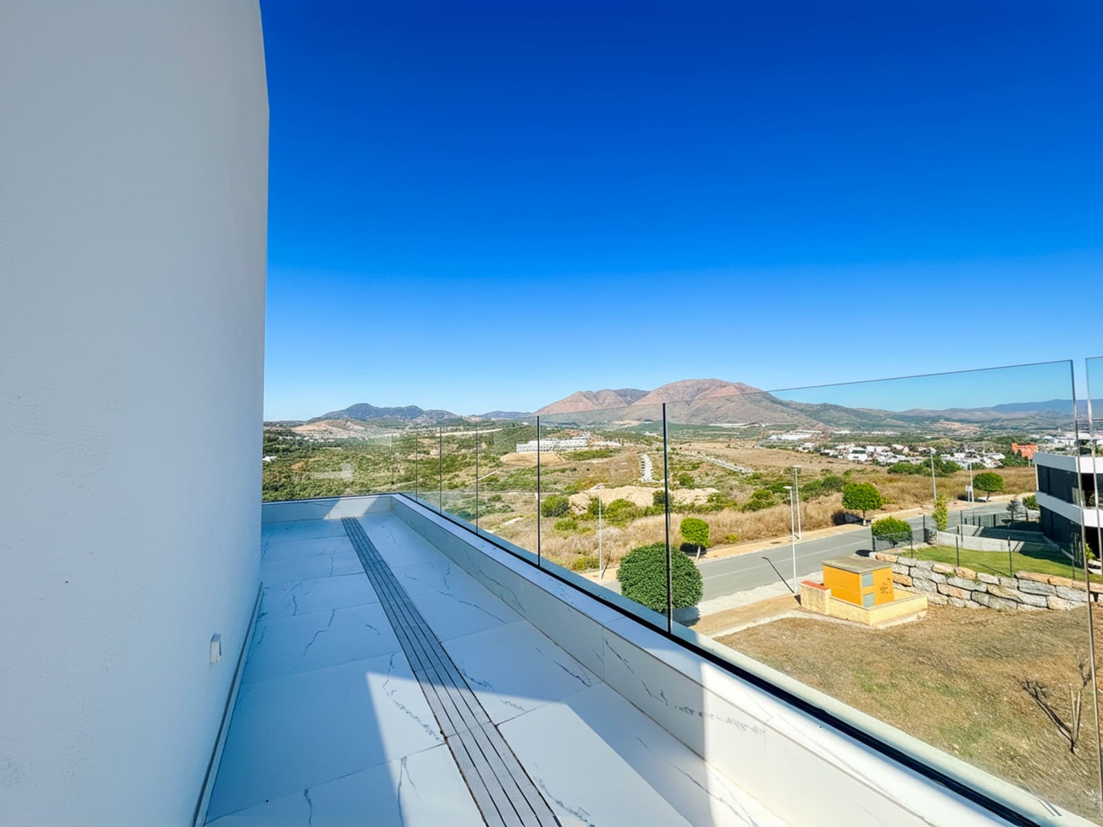 3 slaapkamer Penthouse te koop in Casares met zwembad garage - € 650.000 (Ref: 9547842)