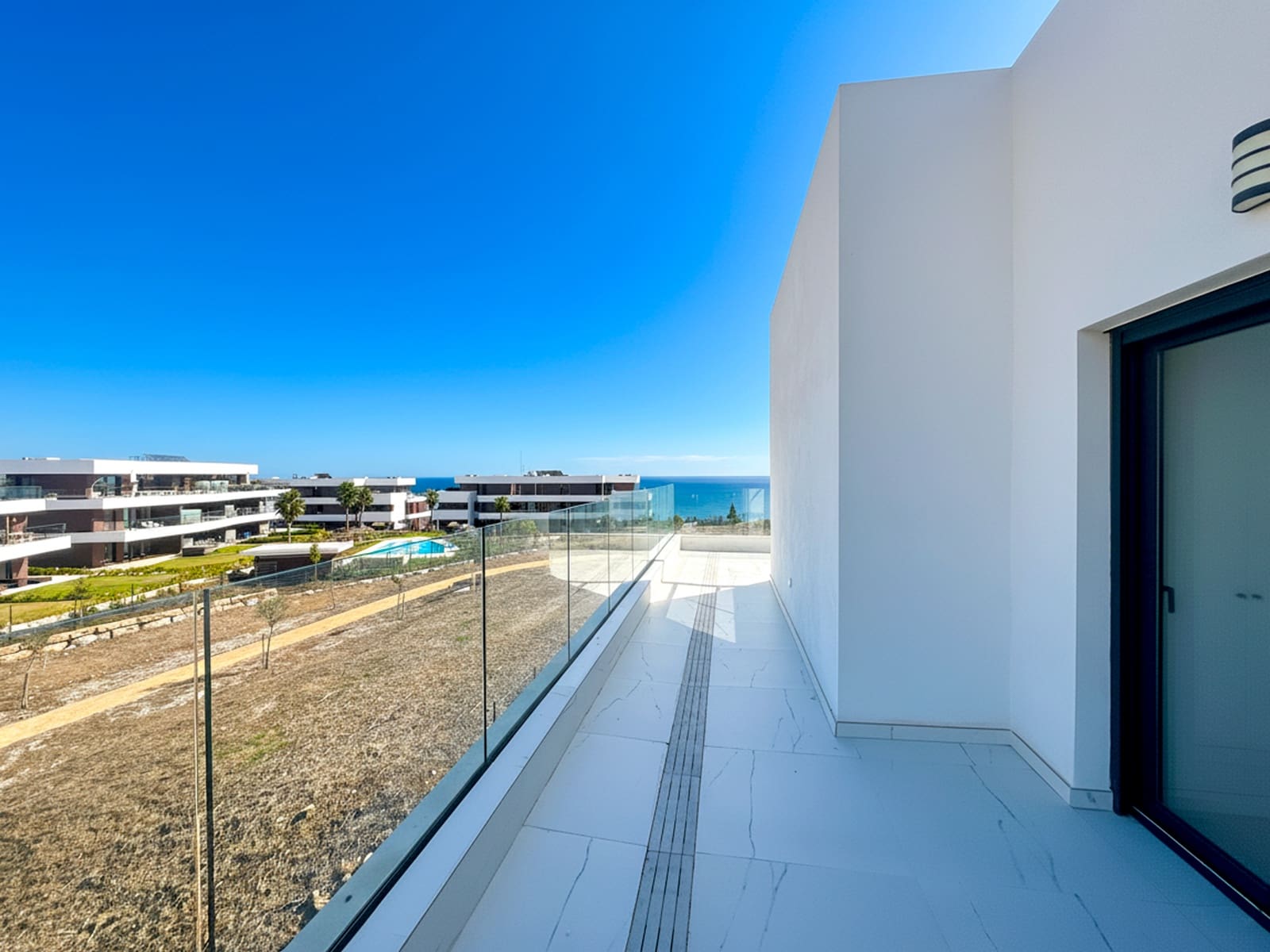 3 slaapkamer Penthouse te koop in Casares met zwembad garage - € 650.000 (Ref: 9547842)