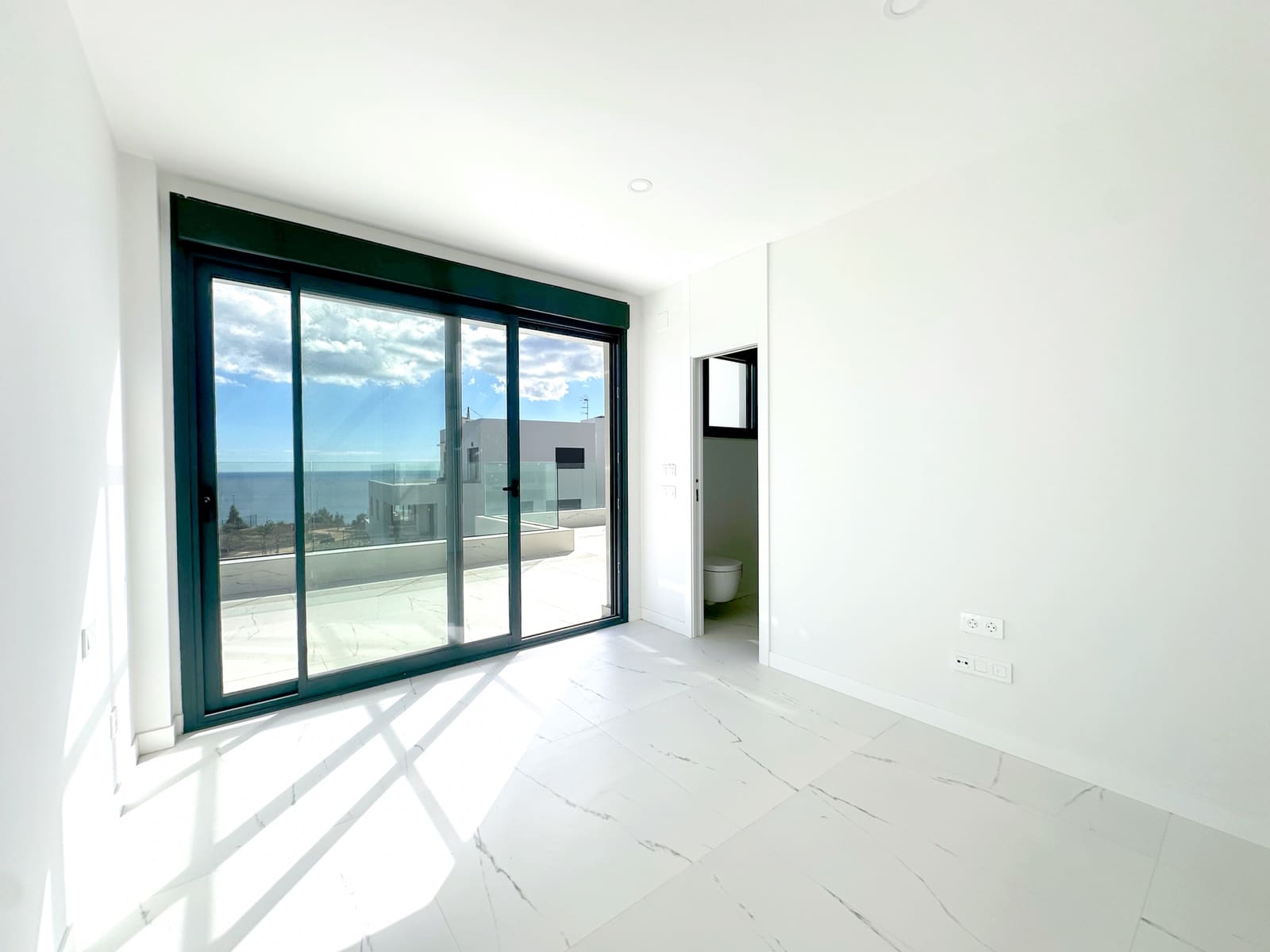 3 slaapkamer Penthouse te koop in Casares met zwembad garage - € 650.000 (Ref: 9547842)