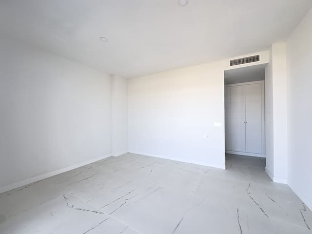 Apartamento de 2 habitaciones en Bahia de Casares, Casares en venta con piscina garaje - 525.000 € (Ref: 9547843)