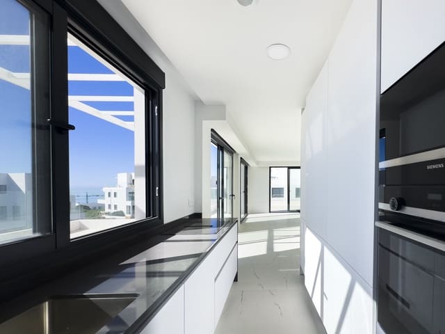 2 slaapkamer Penthouse te koop in Bahia de Casares, Casares met zwembad garage - € 649.000 (Ref: 9547844)