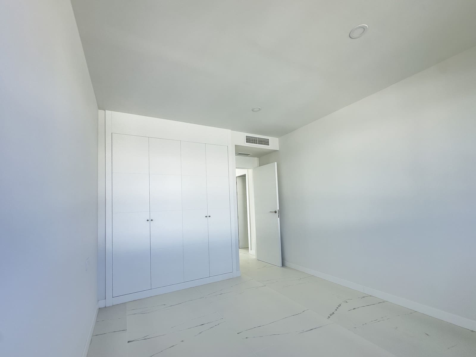 2 slaapkamer Penthouse te koop in Casares met zwembad garage - € 649.000 (Ref: 9547844)