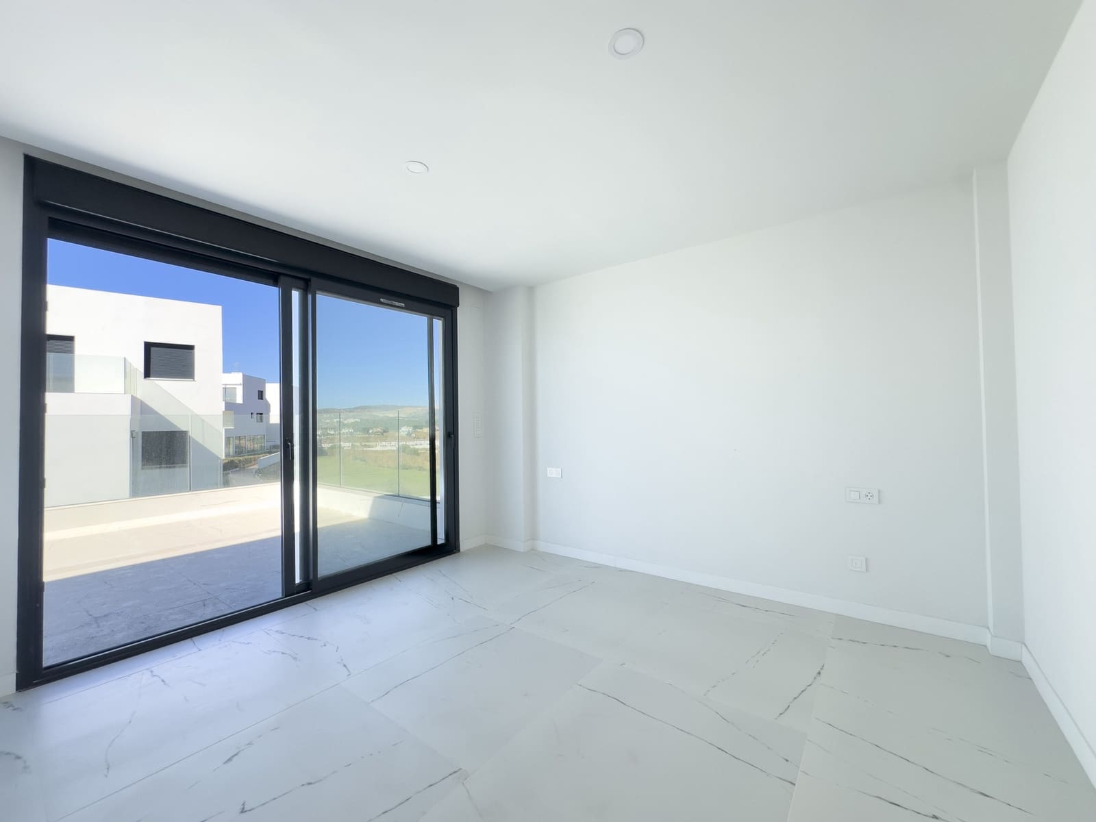 2 slaapkamer Penthouse te koop in Casares met zwembad garage - € 649.000 (Ref: 9547844)