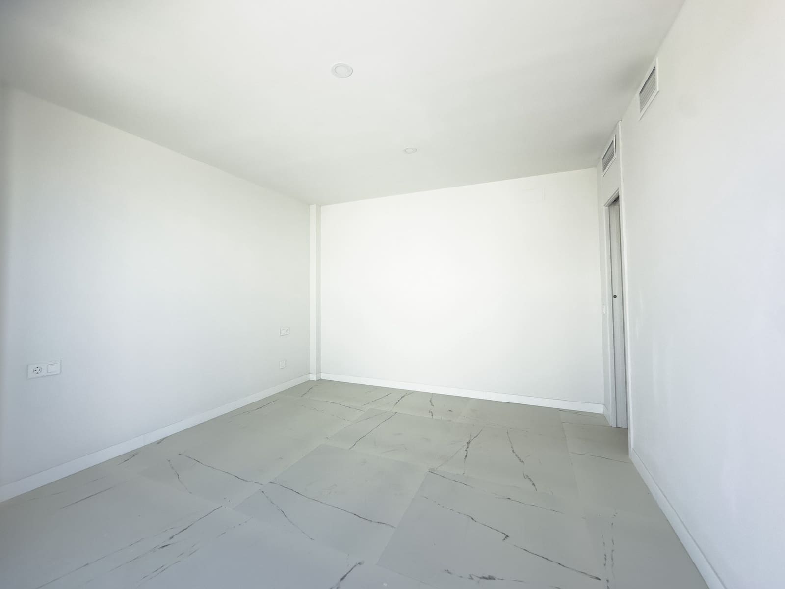 2 slaapkamer Penthouse te koop in Casares met zwembad garage - € 649.000 (Ref: 9547844)