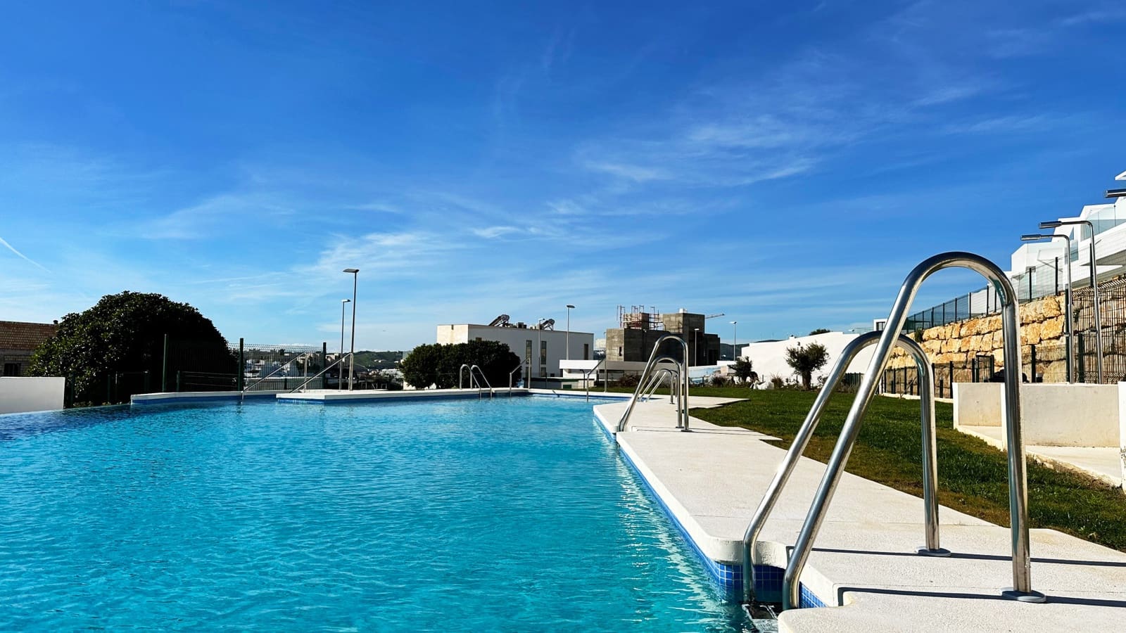 2 slaapkamer Penthouse te koop in Casares met zwembad garage - € 649.000 (Ref: 9547844)