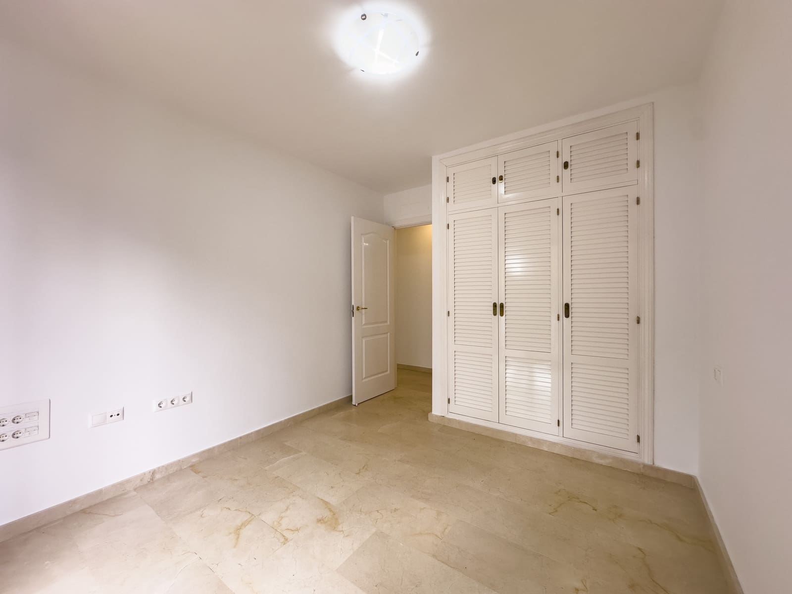 3 bedroom Townhouse for sale in Manilva with pool garage - € 610,000 (Ref: 9547849)