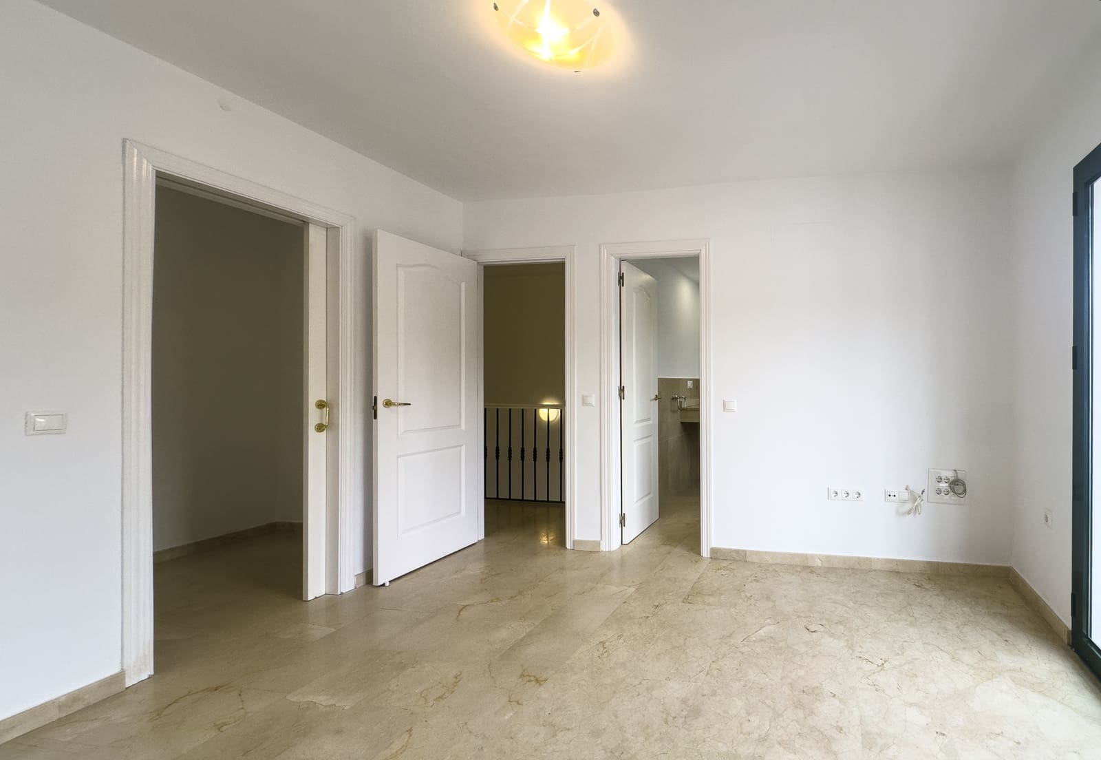 3 bedroom Townhouse for sale in Manilva with pool garage - € 610,000 (Ref: 9547849)