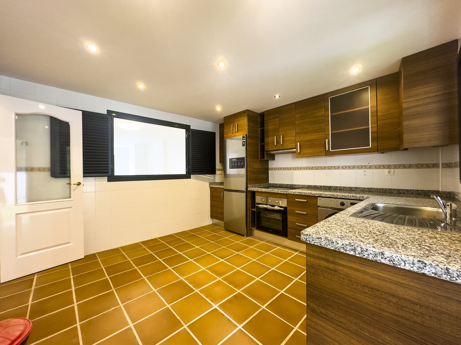 3 bedroom Townhouse for sale in Manilva with pool garage - € 610,000 (Ref: 9547849)