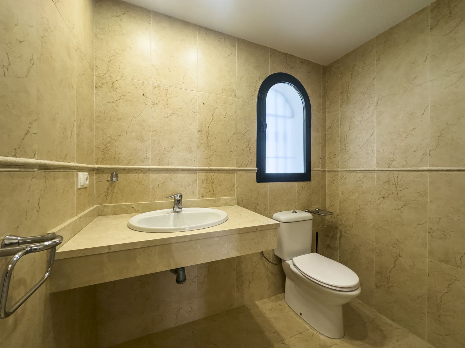 3 bedroom Townhouse for sale in Manilva with pool garage - € 610,000 (Ref: 9547849)