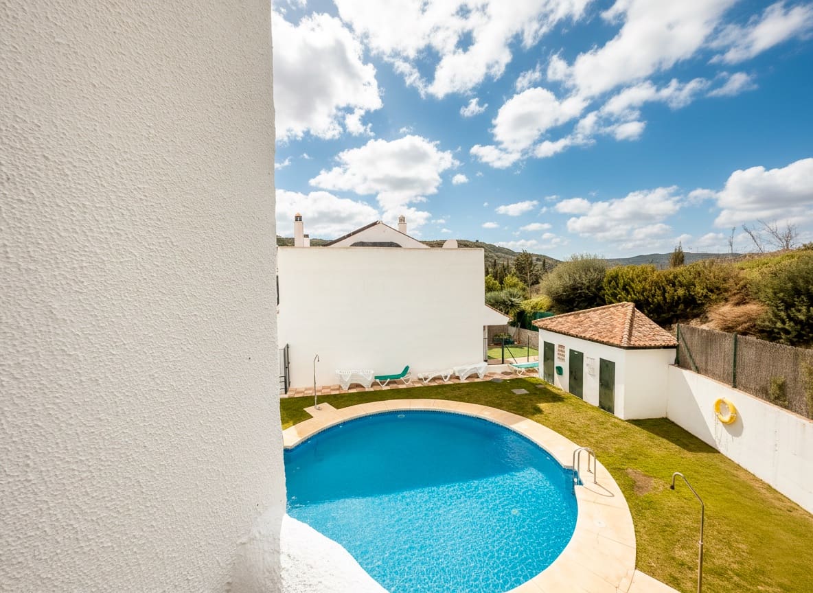 3 bedroom Townhouse for sale in Manilva with pool garage - € 610,000 (Ref: 9547849)