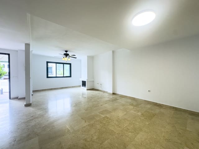 3 sovrum Hus till salu i Manilva med pool garage - 610 000 € (Ref: 9547849)