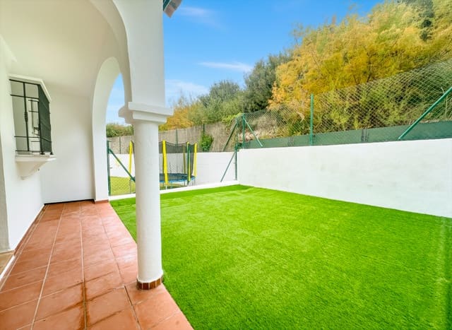 3 sovrum Hus till salu i Manilva med pool garage - 610 000 € (Ref: 9547849)