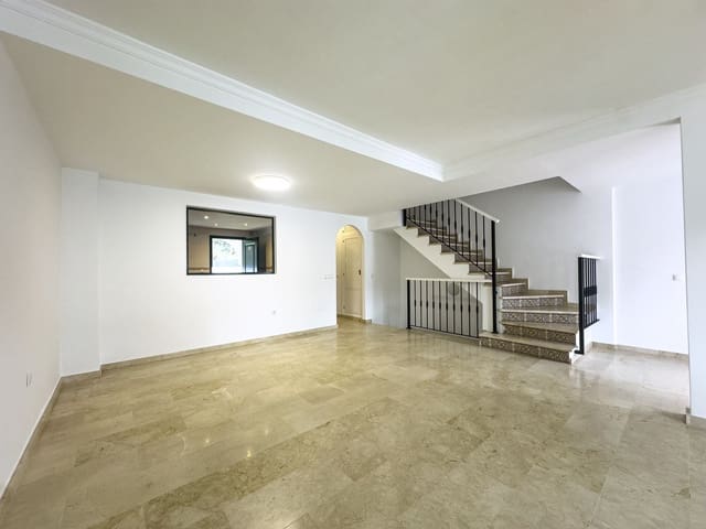 3 sovrum Hus till salu i Manilva med pool garage - 610 000 € (Ref: 9547849)