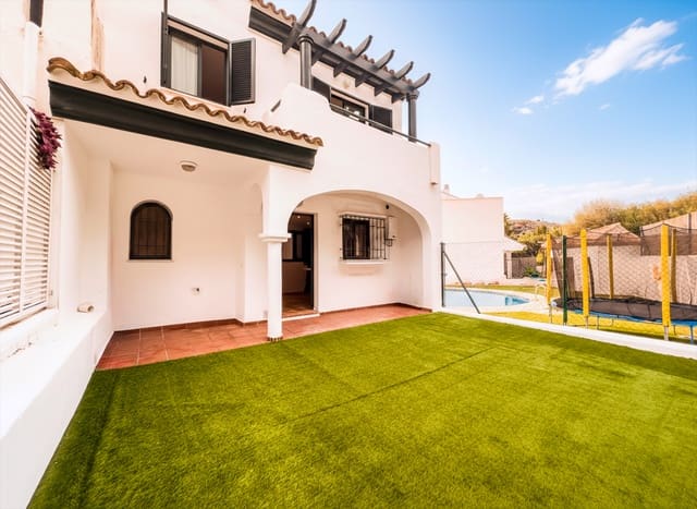 3 sovrum Hus till salu i Manilva med pool garage - 610 000 € (Ref: 9547849)