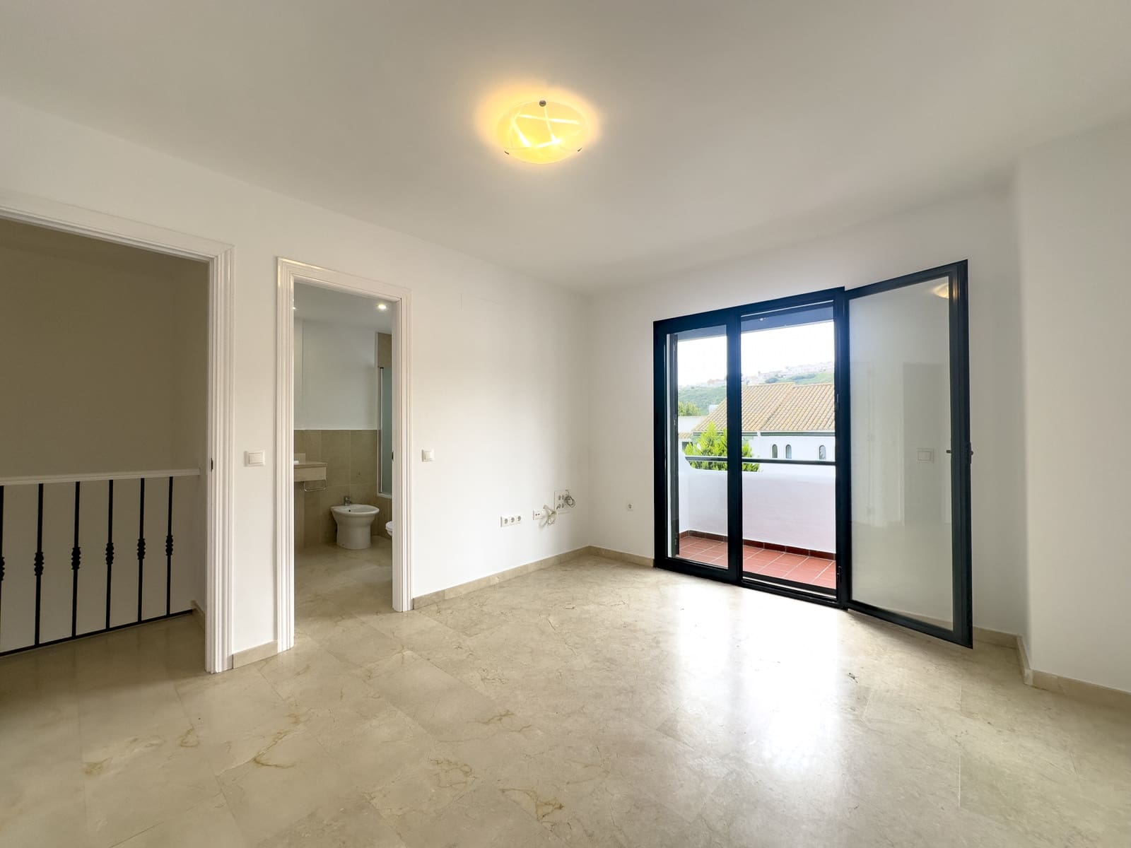 3 Zimmer Haus zu verkaufen in Manilva mit Pool Garage - 560.000 € (Ref: 9547849)