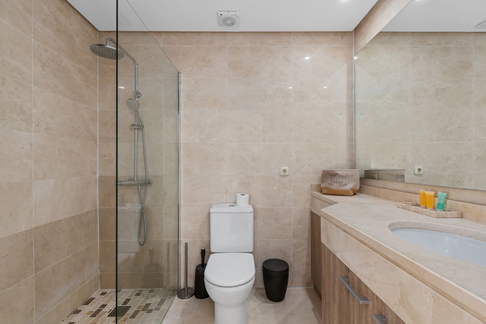 2 slaapkamer Appartement te koop in Casares met zwembad garage - € 380.000 (Ref: 9711841)