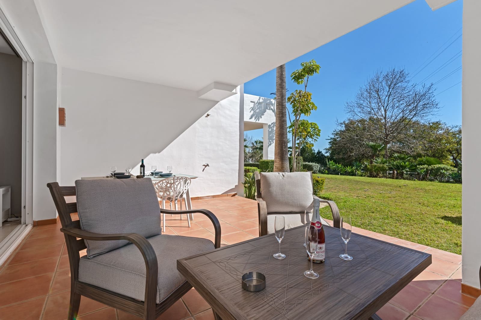 2 slaapkamer Appartement te koop in Casares met zwembad garage - € 380.000 (Ref: 9711841)