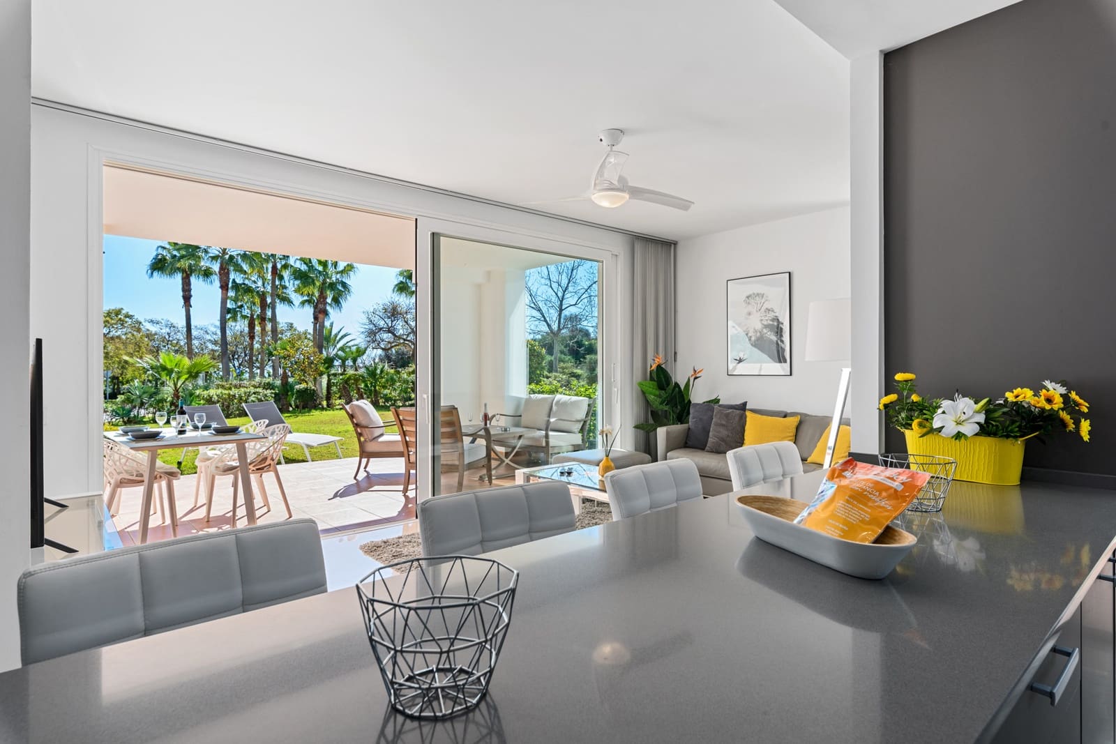 2 slaapkamer Appartement te koop in Casares met zwembad garage - € 380.000 (Ref: 9711841)