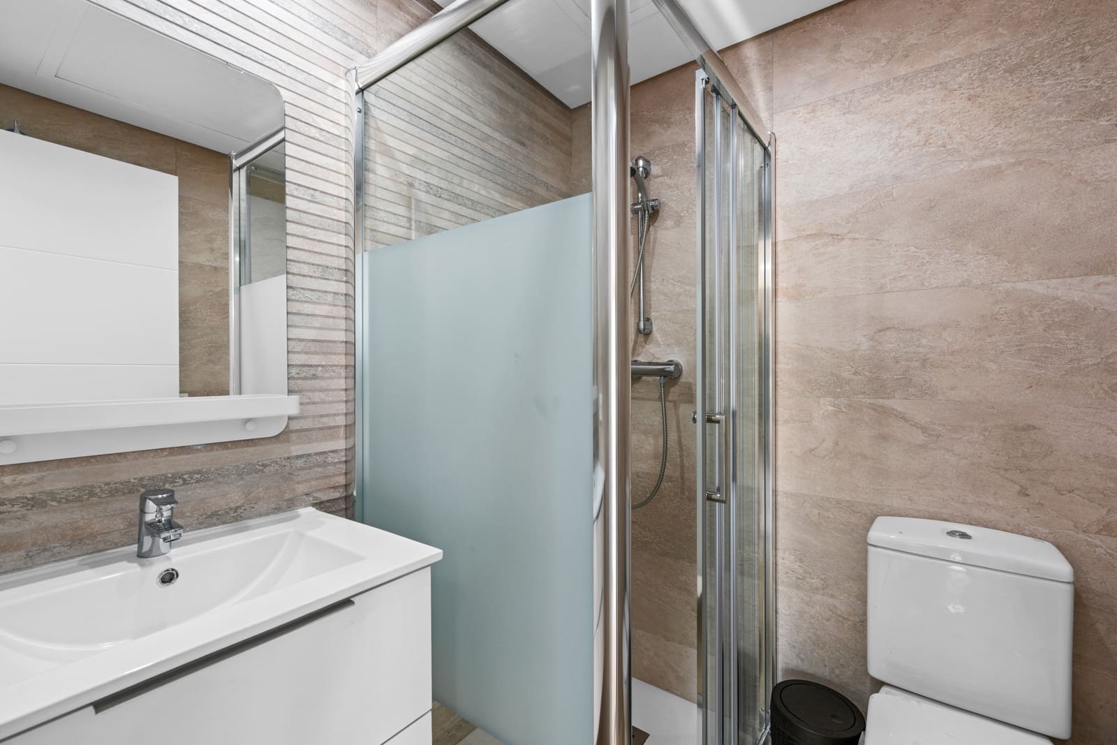 2 slaapkamer Appartement te koop in Casares met zwembad garage - € 380.000 (Ref: 9711841)