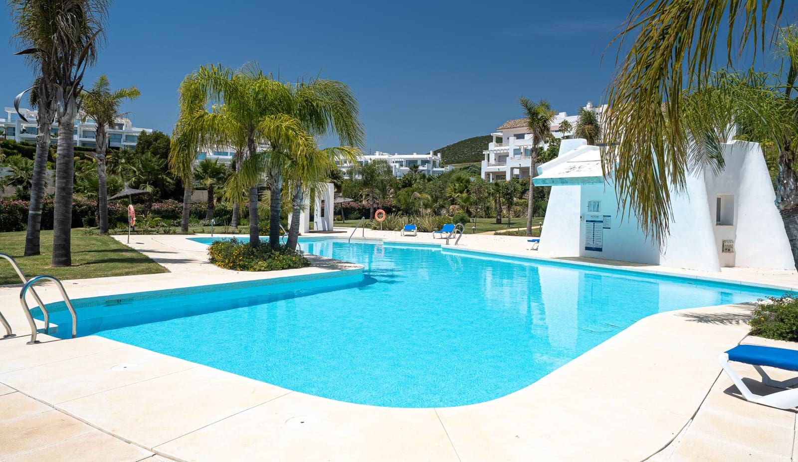 2 slaapkamer Appartement te koop in Casares met zwembad garage - € 380.000 (Ref: 9711841)