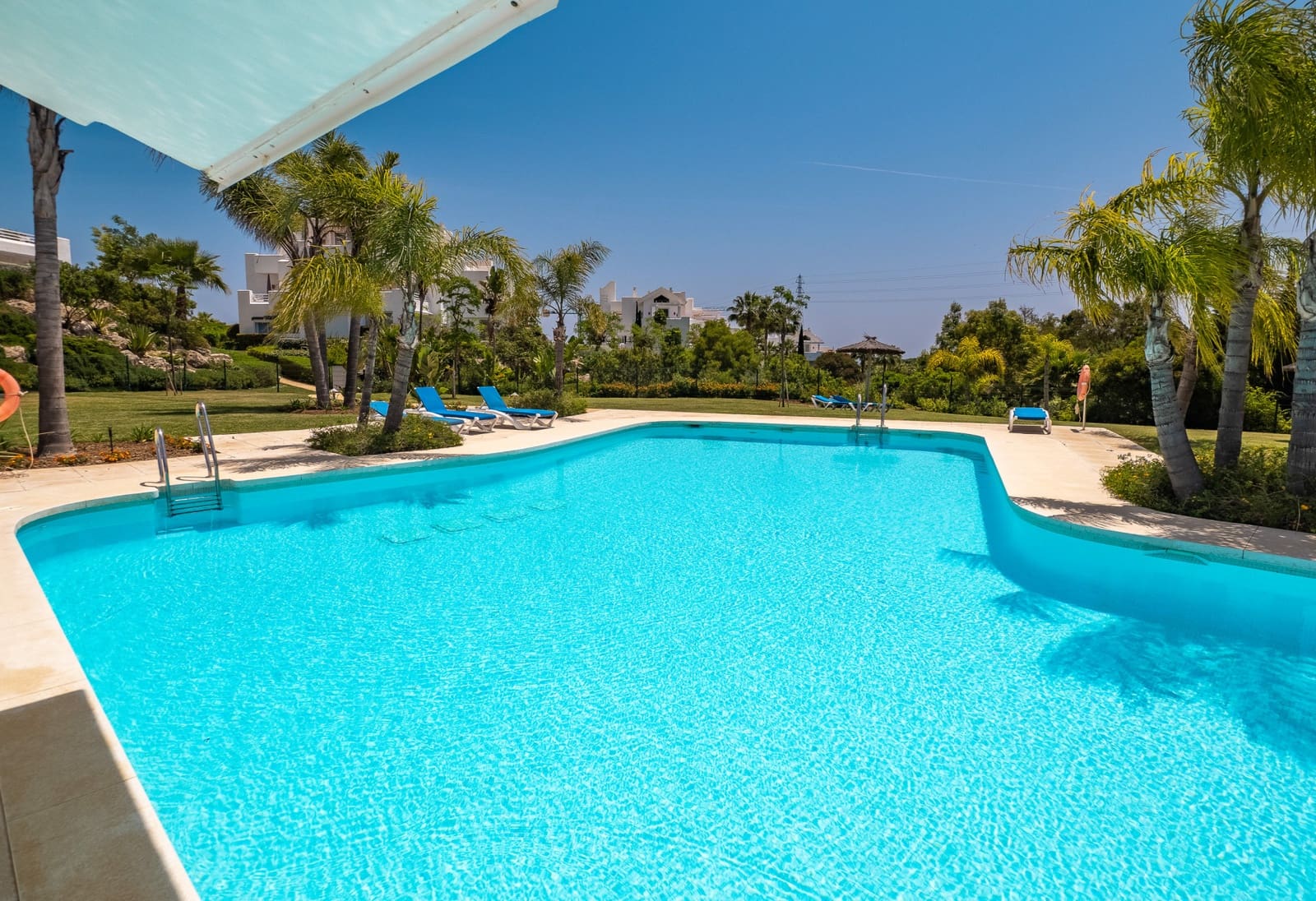 2 slaapkamer Appartement te koop in Casares met zwembad garage - € 380.000 (Ref: 9711841)