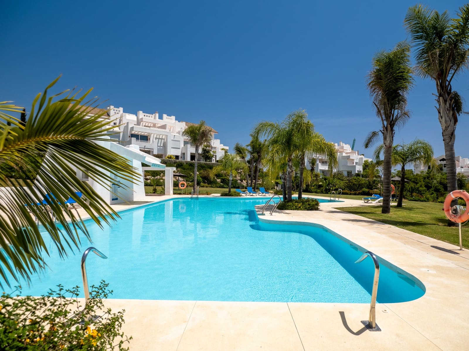 2 slaapkamer Appartement te koop in Casares met zwembad garage - € 380.000 (Ref: 9711841)