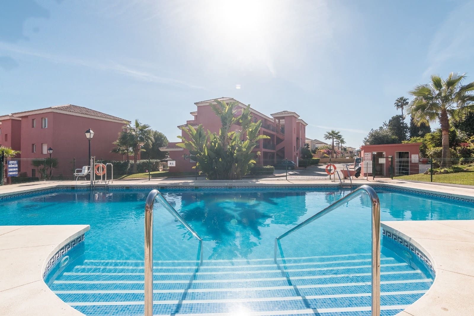 1 sovrum Lägenhet till salu i Manilva med pool garage - 219 000 € (Ref: 9738390)