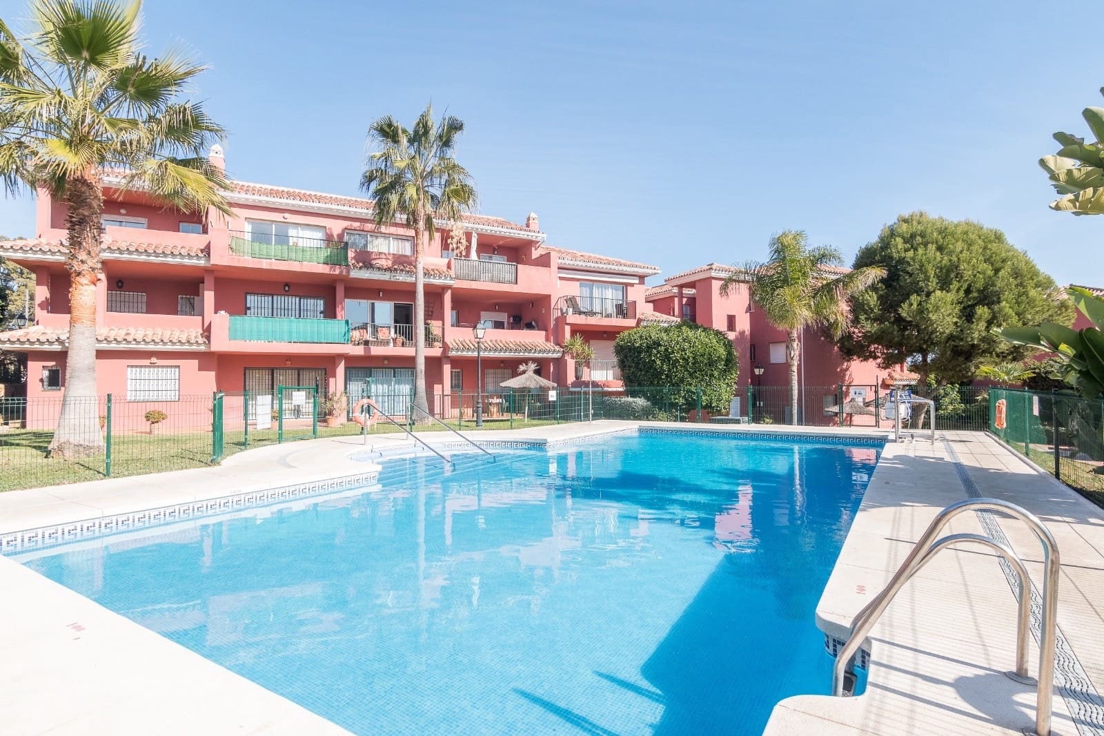 1 sovrum Lägenhet till salu i Manilva med pool garage - 219 000 € (Ref: 9738390)