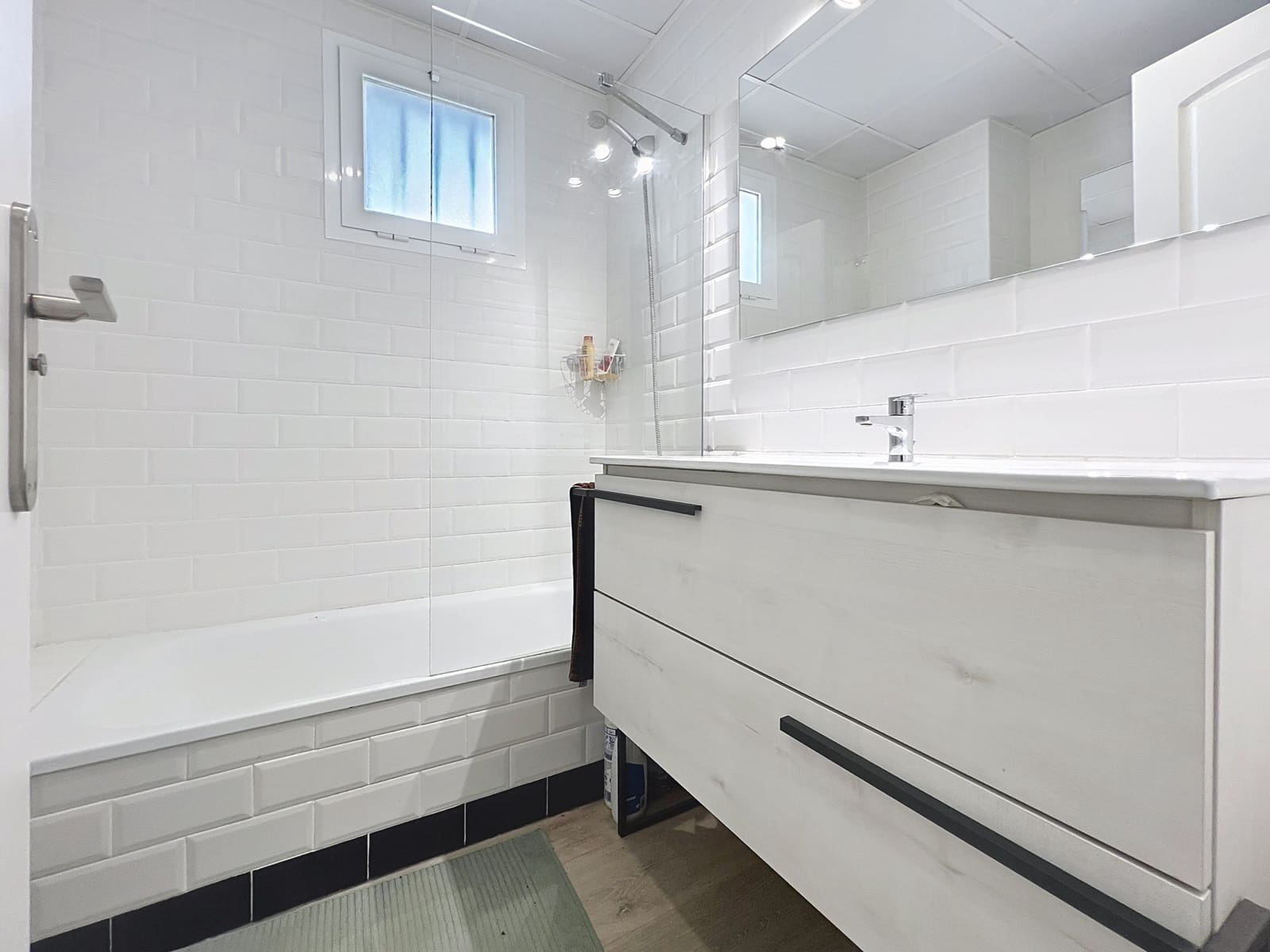 2 soveværelse Lejlighed til salg i Manilva med swimmingpool garage - € 225.000 (Ref: 9747802)