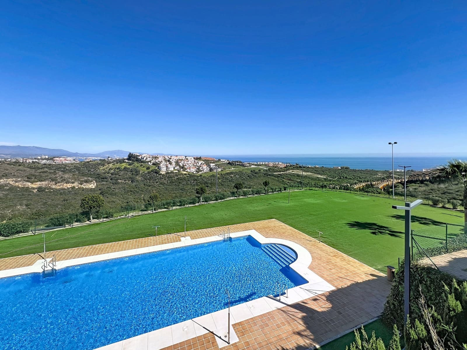 2 soveværelse Lejlighed til salg i Manilva med swimmingpool garage - € 225.000 (Ref: 9747802)