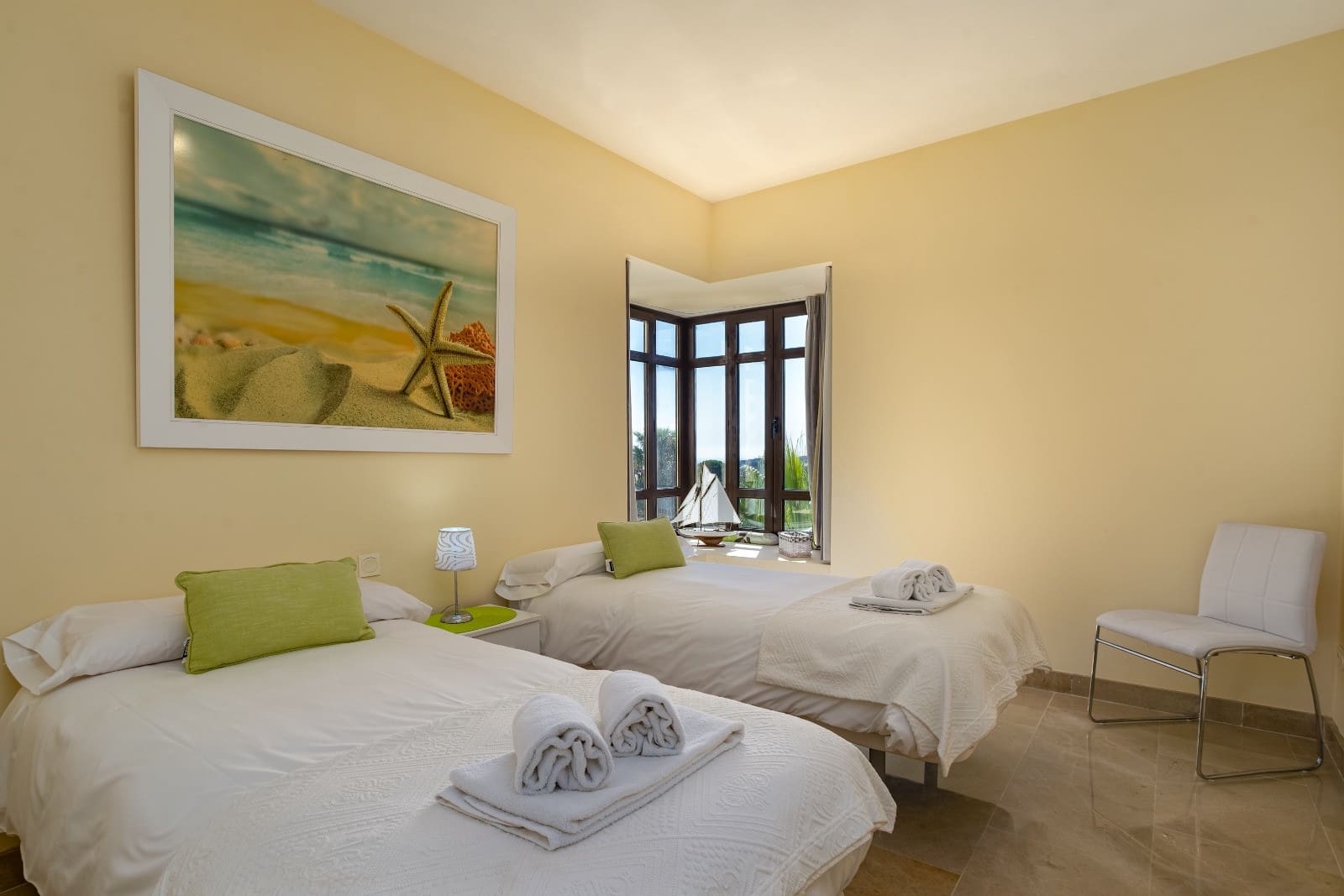 2 soveværelse Lejlighed til salg i Manilva med swimmingpool garage - € 315.000 (Ref: 9751836)